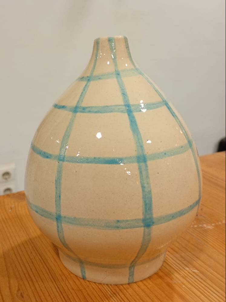 Peça Decorativa em Grés Feita na roda de Oleiro