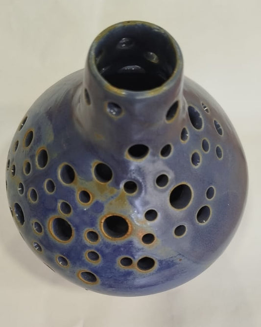 Jarra decorativa furada