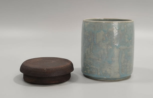 Frasco em Cerâmica com Tampa