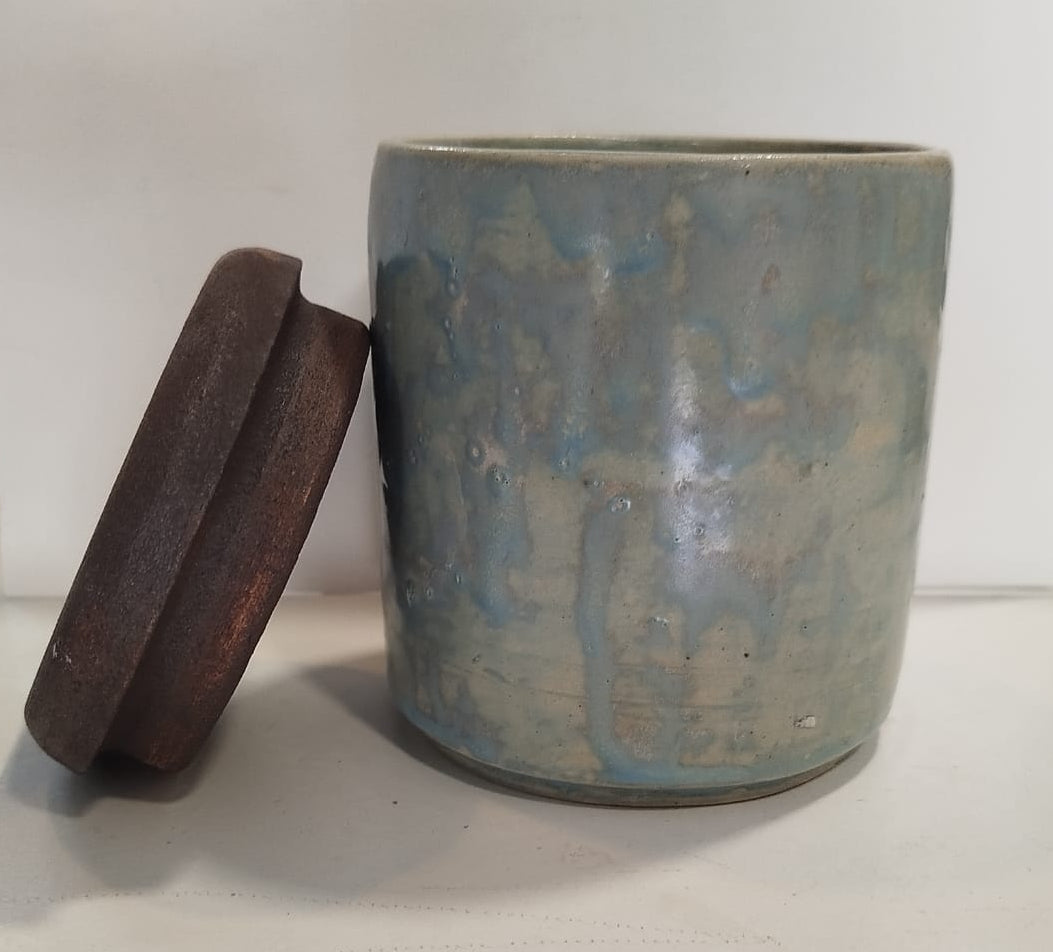 Frasco em Cerâmica com Tampa