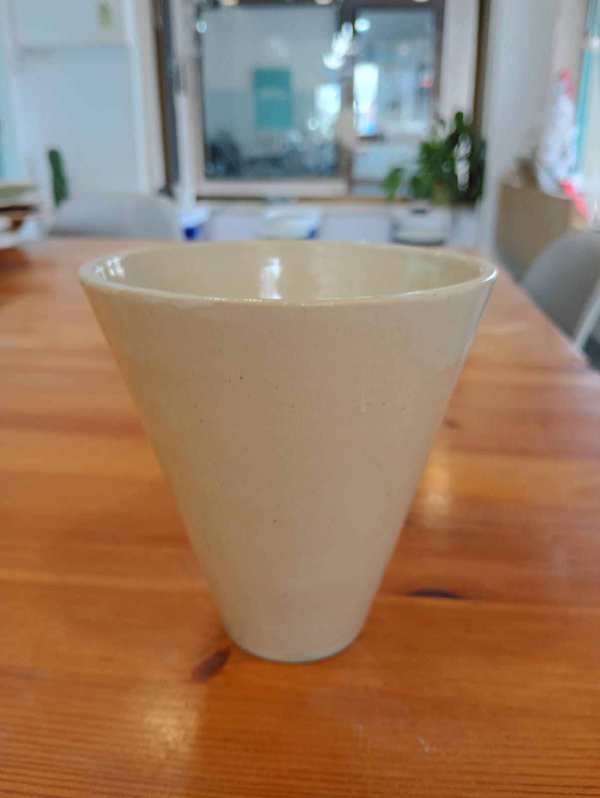 Vaso Cónico em Grés – Estilo Minimalista